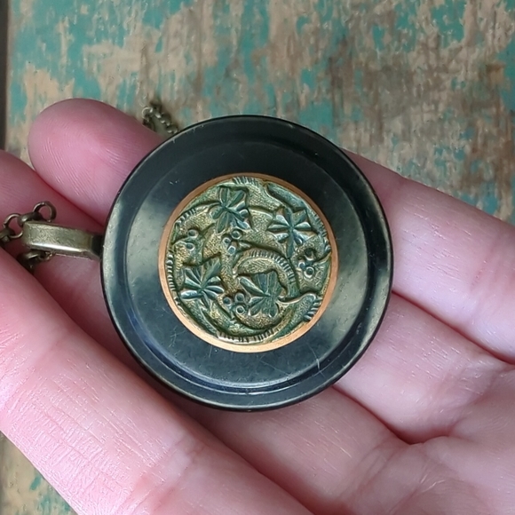 Whimsy House Jewelry - WHIMSY HOUSE I NWT Upcycled Vintage Button Ivy Vines Pendant Necklace